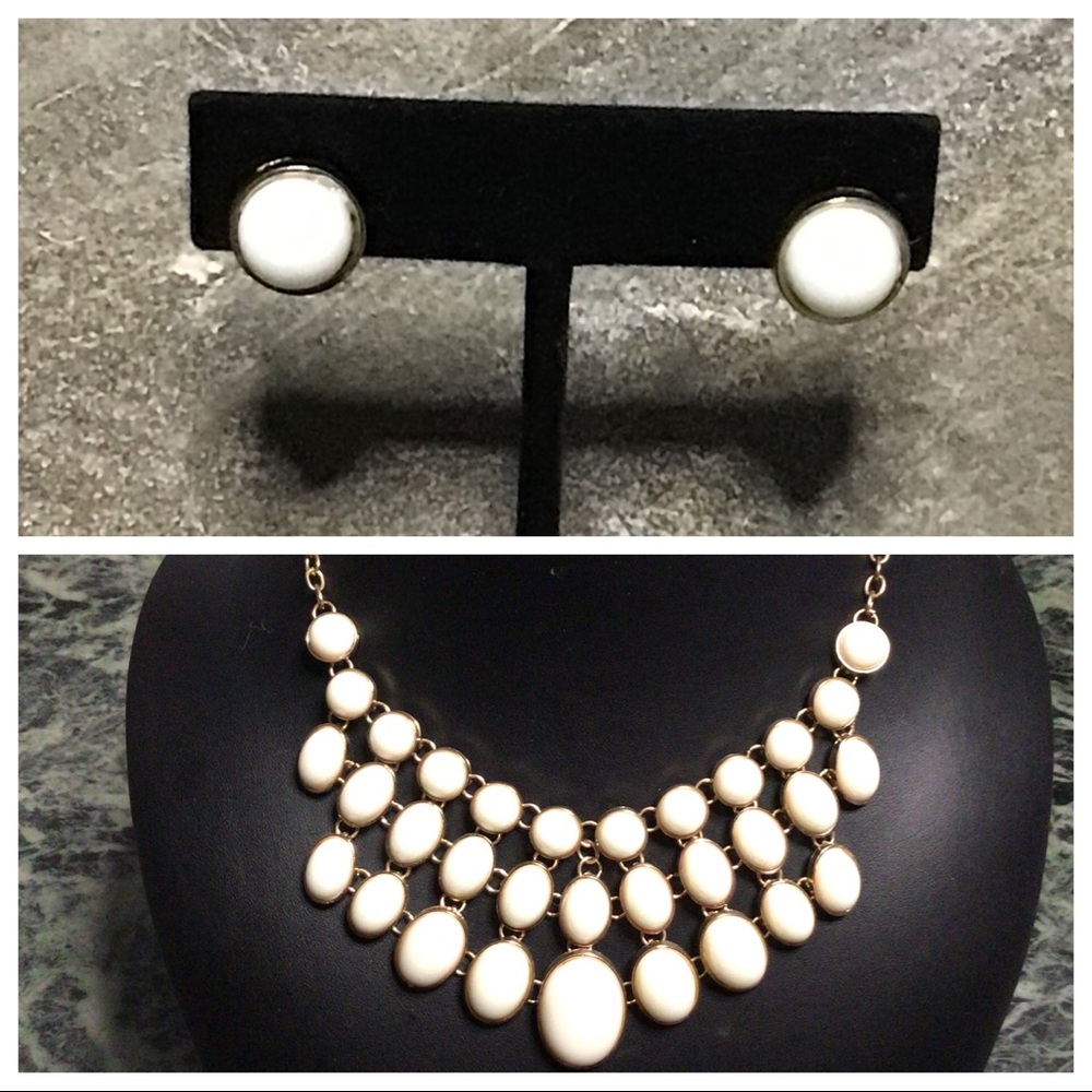 Statement necklace & earrings set